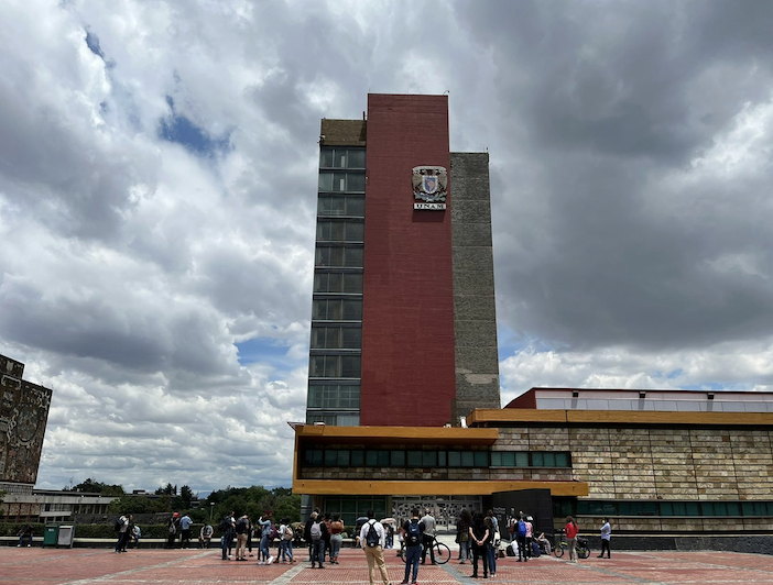 Ofrece UNAM a personal académico aumento salarial del 4%